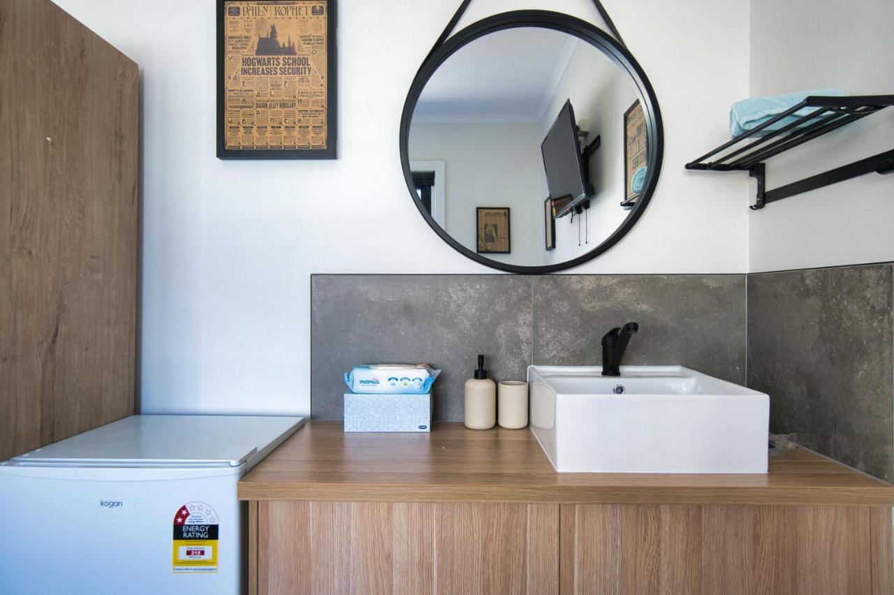 Dreamy Stays Accommodation - Private Rooms With Shared Bathrooms Adelaide Esterno foto